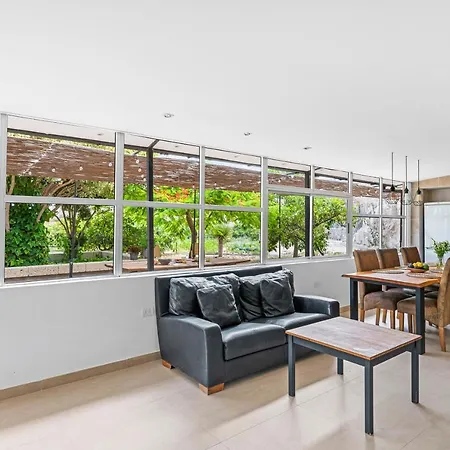 度假居 Private House With Pool & Garden *