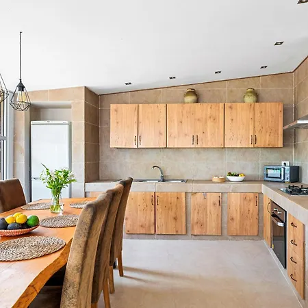 Private - Pool - Orchard - Wood-fired Oven *